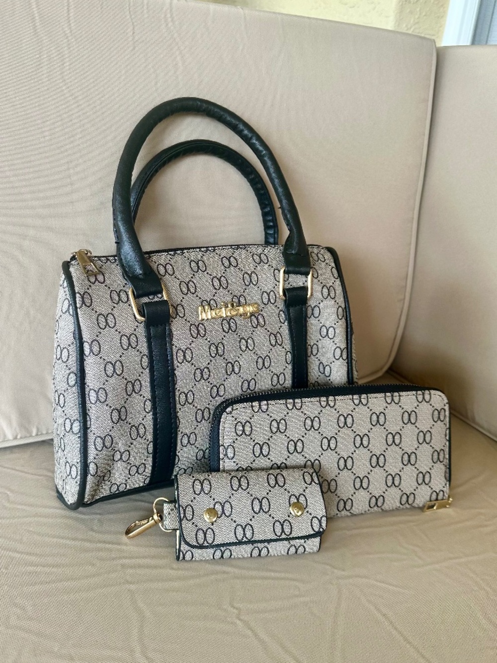 Mei & Ge (3 Piece Set) Satchel Handbag with Matching Wallet and Key Holder - Picture 3 of 14